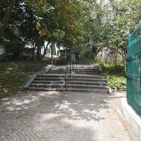 Cozy Independent בית אירוח