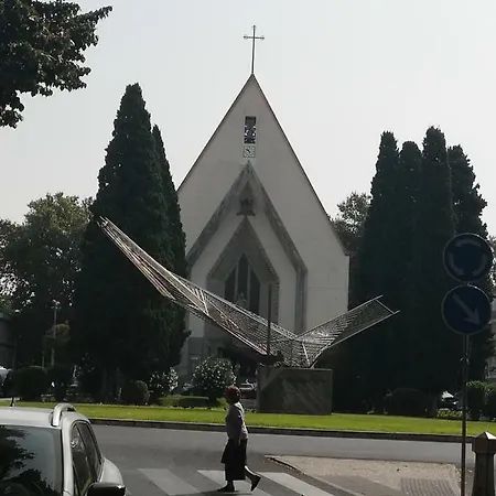 Cozy Independent ホームステイ リスボン